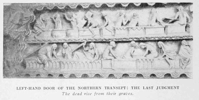 LEFT-HAND DOOR OF THE NORTHERN TRANSEPT: THE LAST JUDGMENT
The dead rise from their graves.