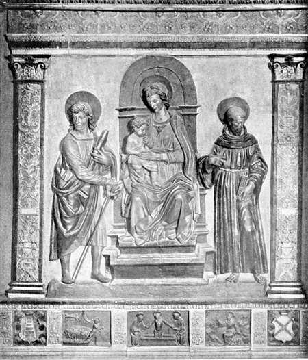 EMPOLI &mdash; CHIESA DI S. MARIA A RIPA &mdash; DELLA ROBBIA: DOSSALE D'ALTARE. (Fot. Alinari).