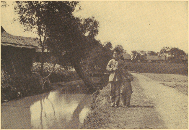 IN CHINA DRINKING-WATER, SOAP-SUDS, SOUP AND SEWERS ALL FIND
THEIR SOURCE IN THE SAME STREAM
